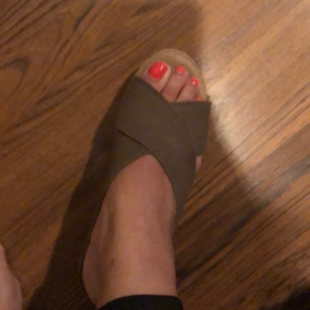 Shoes - Picture 4 of 5